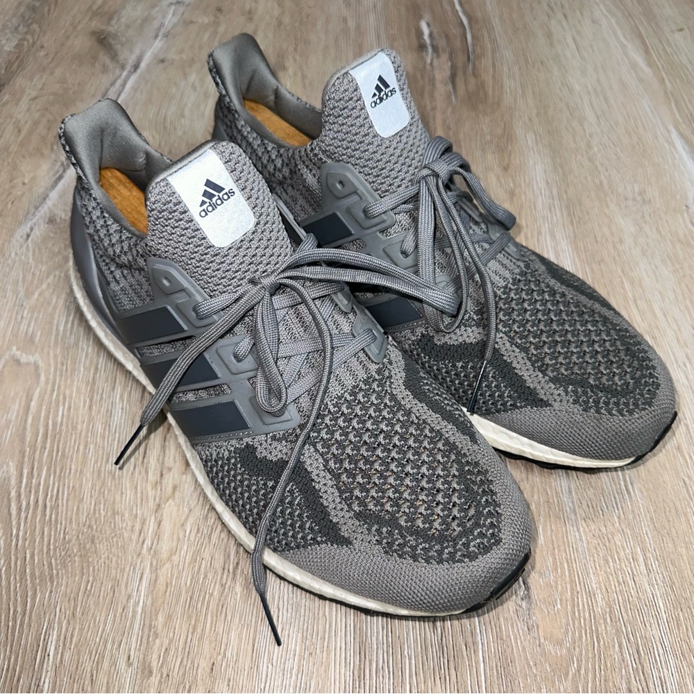 Adidas UltraBoost 5.0 DNA Gray Black White Mens Running Shoes GV8739 Size 12